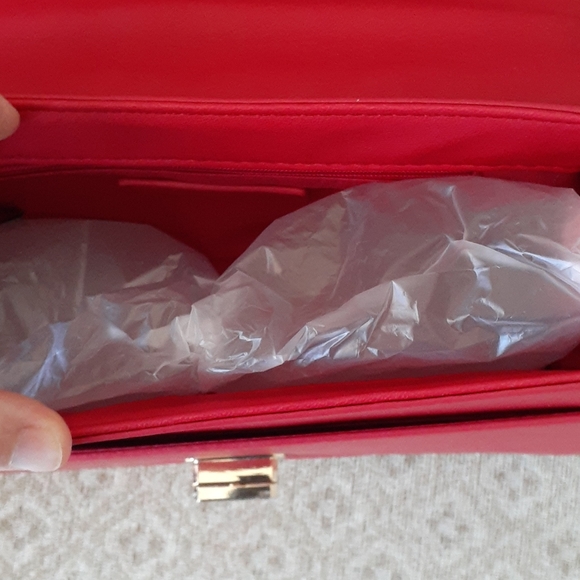 Rare Red and Gold Badgley Mischka Handbag (1) - Picture 11 of 12